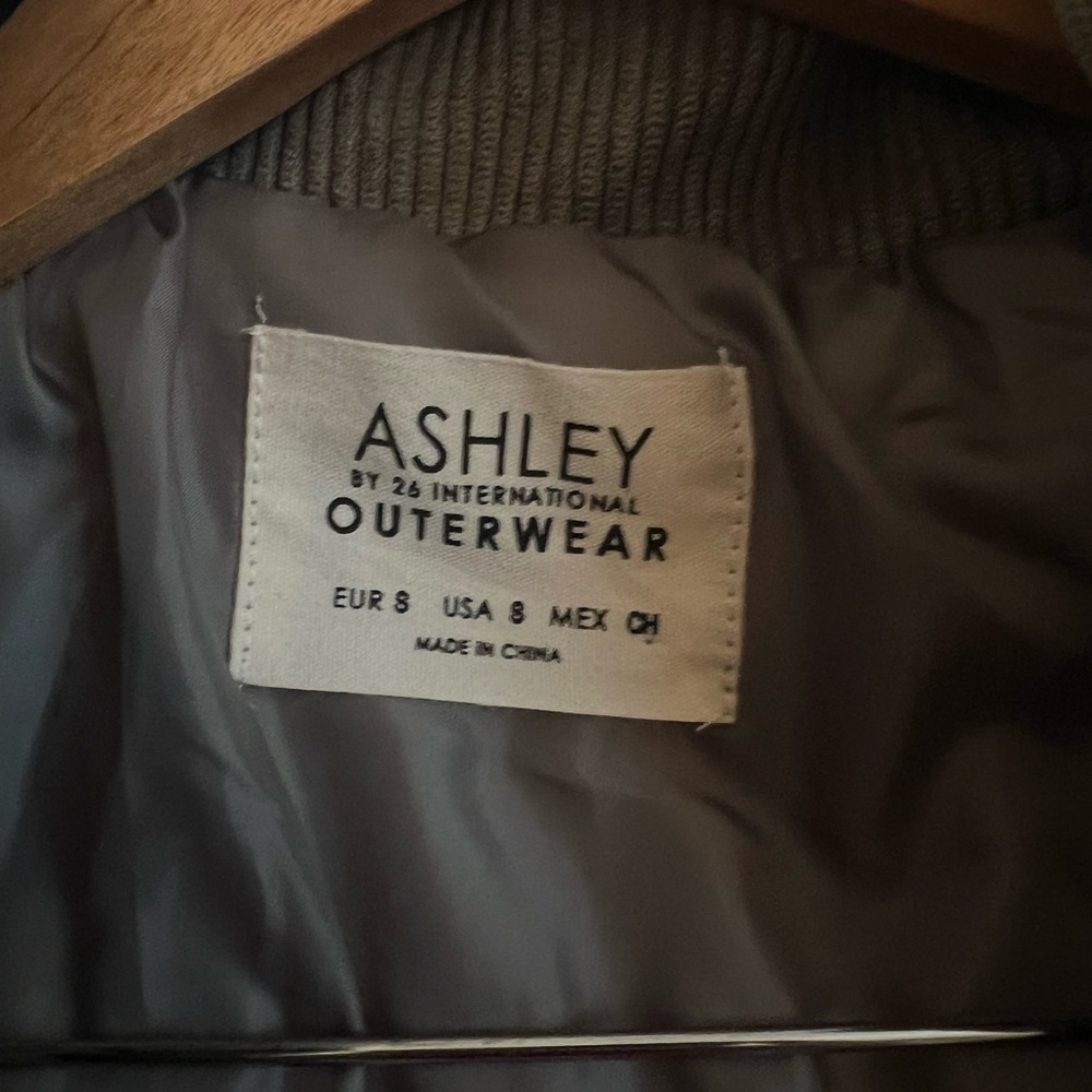 Cropped Puffer Jacket - image 2